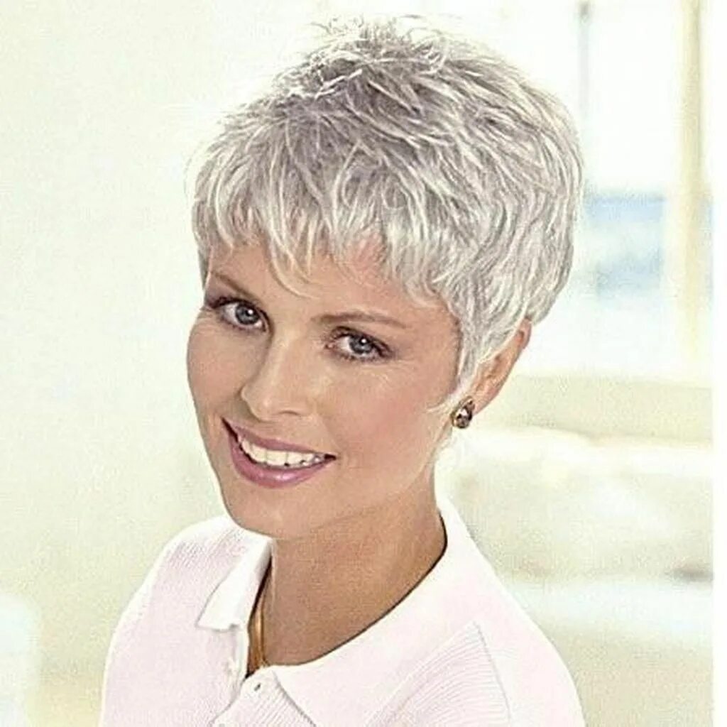 Каталог стрижек женских на короткие 44 Pretty Grey Hairstyle Ideas For Women Короткие стрижки, Прическа для пожилой 