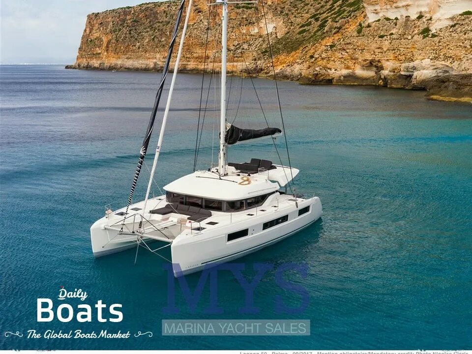 Катамаран морской фото Lagoon Catamarans 500 на продажу в Италии - Daily Boats