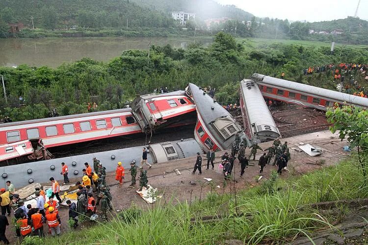 Катастрофы поездов фото Train Derailment in China, 19 Known Dead The Epoch Times