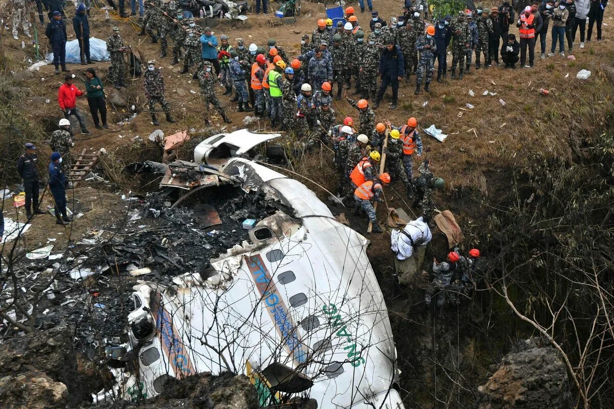 Катастрофы самолетов фото Nepal plane crash - live: Experts say Yeti Air flight seemingly stalled in mid-a