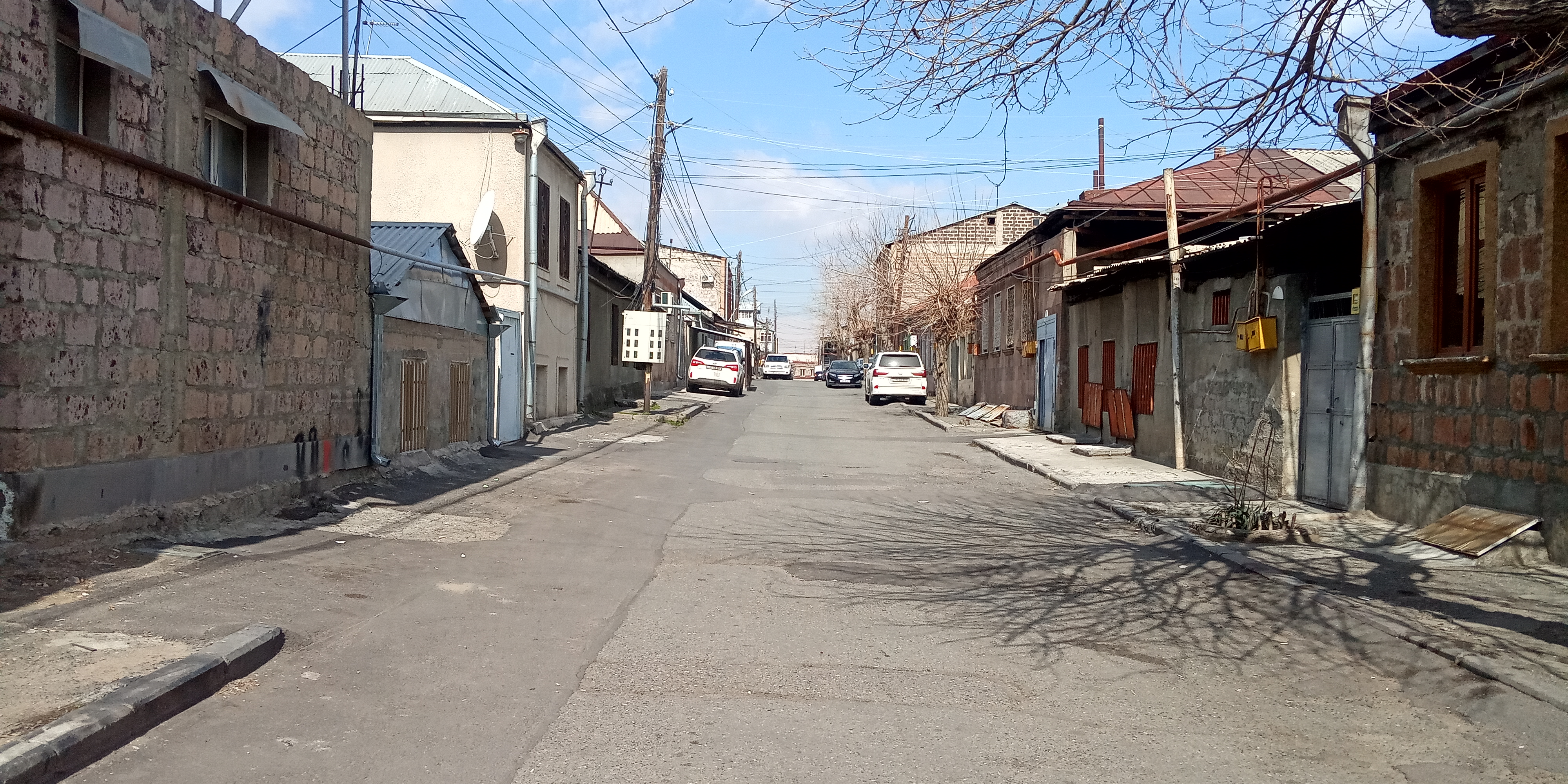 Кацин ереван улица антона кочиняна фото File:Kotovsky street, Yerevan 02.jpg - Wikimedia Commons