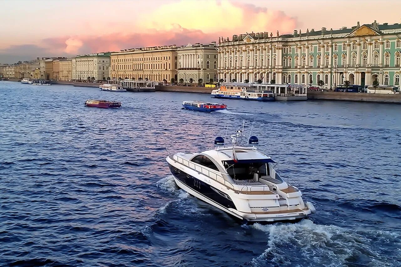 Катер питер фото Экскурсия, прогулка на яхте - Петербургская Ривьера