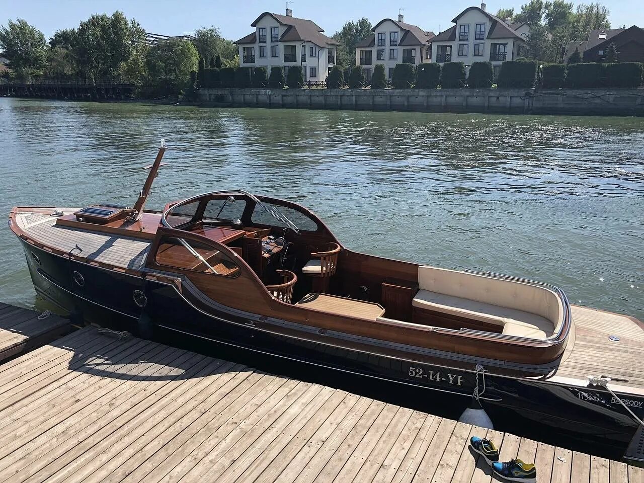 Катер ростов на дону фото Аренда яхты Rapsody город Ростов на Дону Yacht23