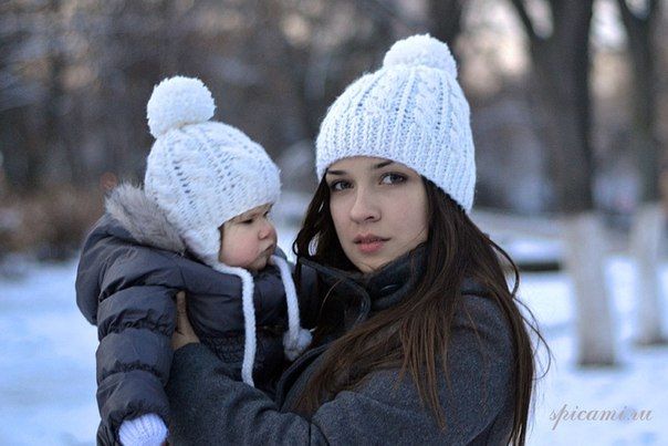 Катерина лоренс мама в шапке фото Вязаная шапочка с ушками и без Knitted hats, Crochet knit hat, Baby knitting