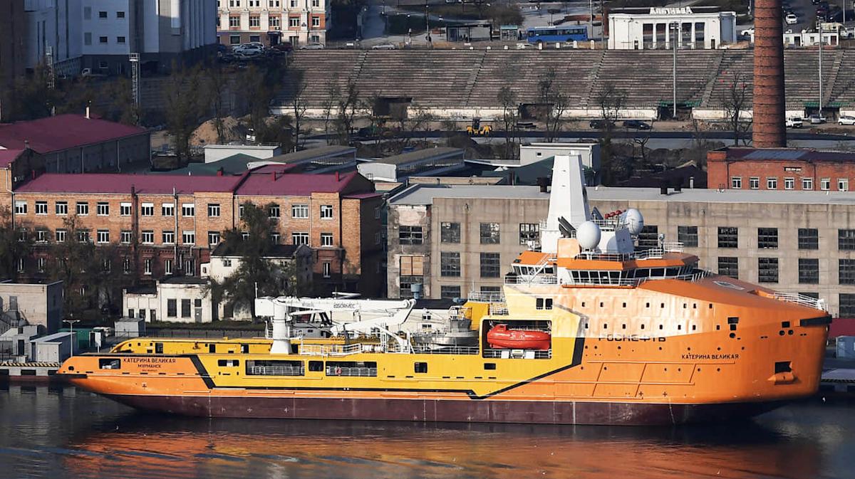 Катерина великая ледокол фото Unique icebreaker catches fire in Russian Vladivostok: fatality and injuries rep