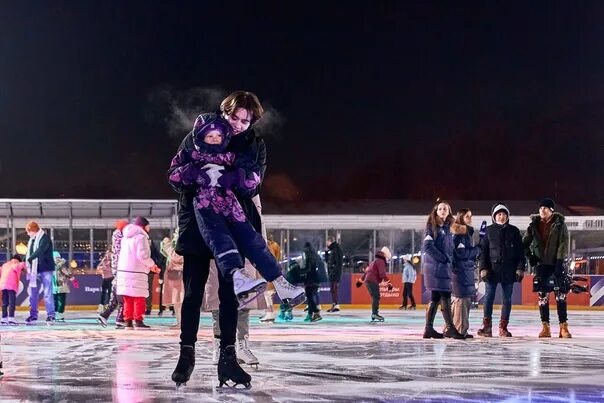 Каток горького фото In Gorky Park held a charity event "Magic skating rink" - the Foundation "Life i