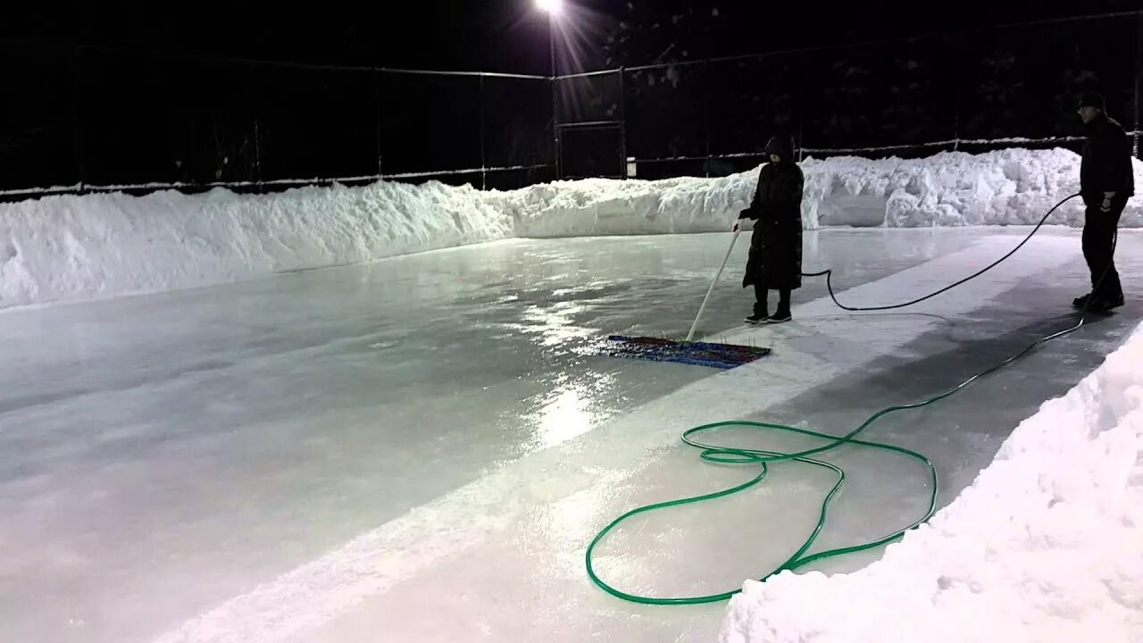 Каток на даче своими руками Homemade zamboni on homemade ice rink. - YouTube