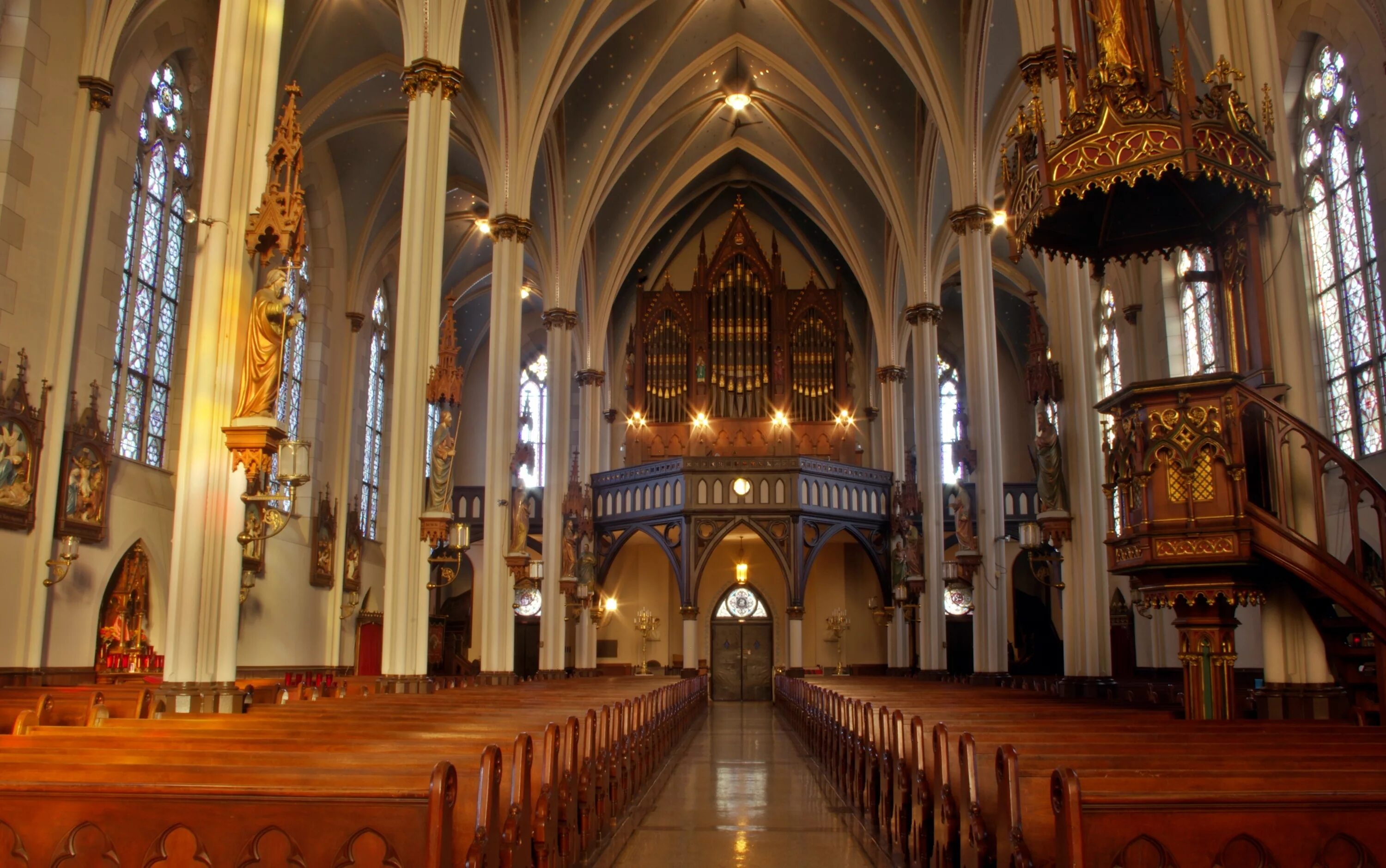 Католический храм фото File:Saint Joseph Catholic Church (Detroit, MI) - nave, rear.jpg - Wikipedia