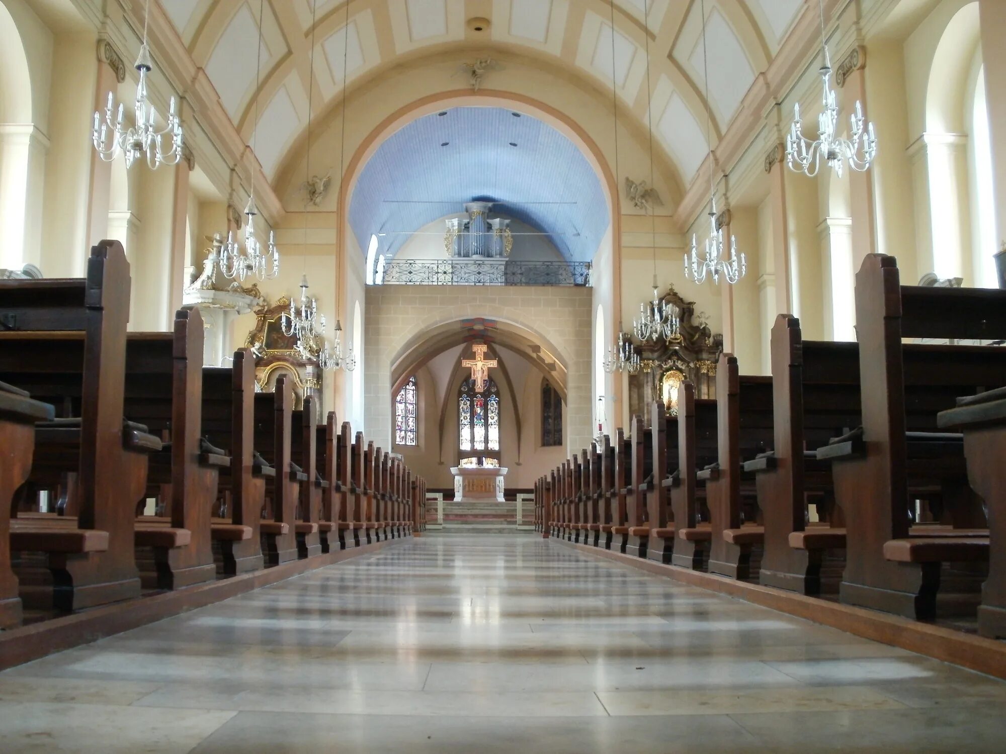 Католический храм внутри фото Free Images : architecture, interior, view, building, monument, church, cathedra