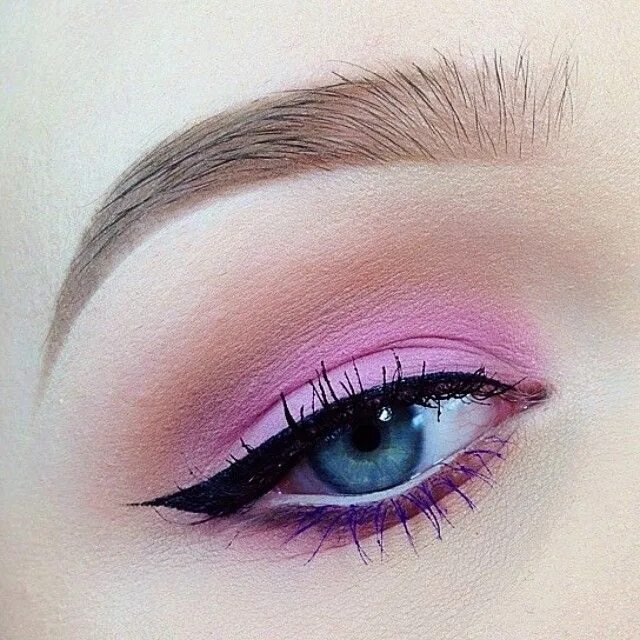 Катрис макияж глаз @NikkieTutorials Eye of the day: Soft Pinks, Purples, a flick of liner and some 