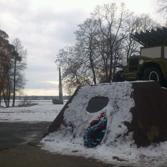 Катюша ул калинина 25 фото Foto di Памятник "Катюша" - Ул. Кировоградская