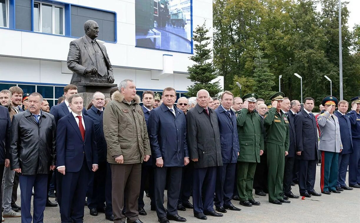 Кбп тула фото В Туле открыли памятник академику Аркадию Шипунову - Новости Тулы и области - Фо