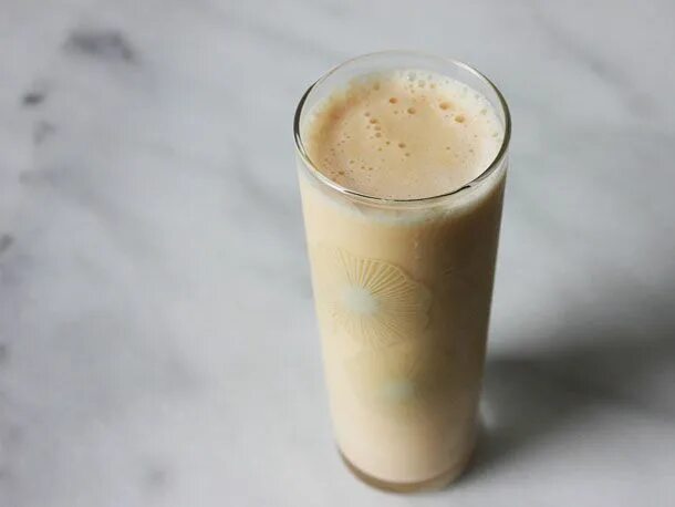 Кефир с корицей фото Drink Recipes Smoothie recipes, Peaches and cream smoothie recipe, Kefir smoothi