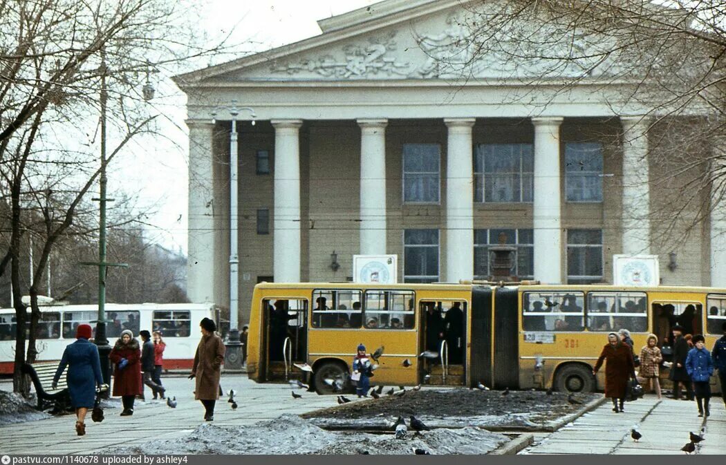 Кемерово 90 х годов фото Кемерово, ЗиУ-682В № 66 - Фото - Городской электротранспорт