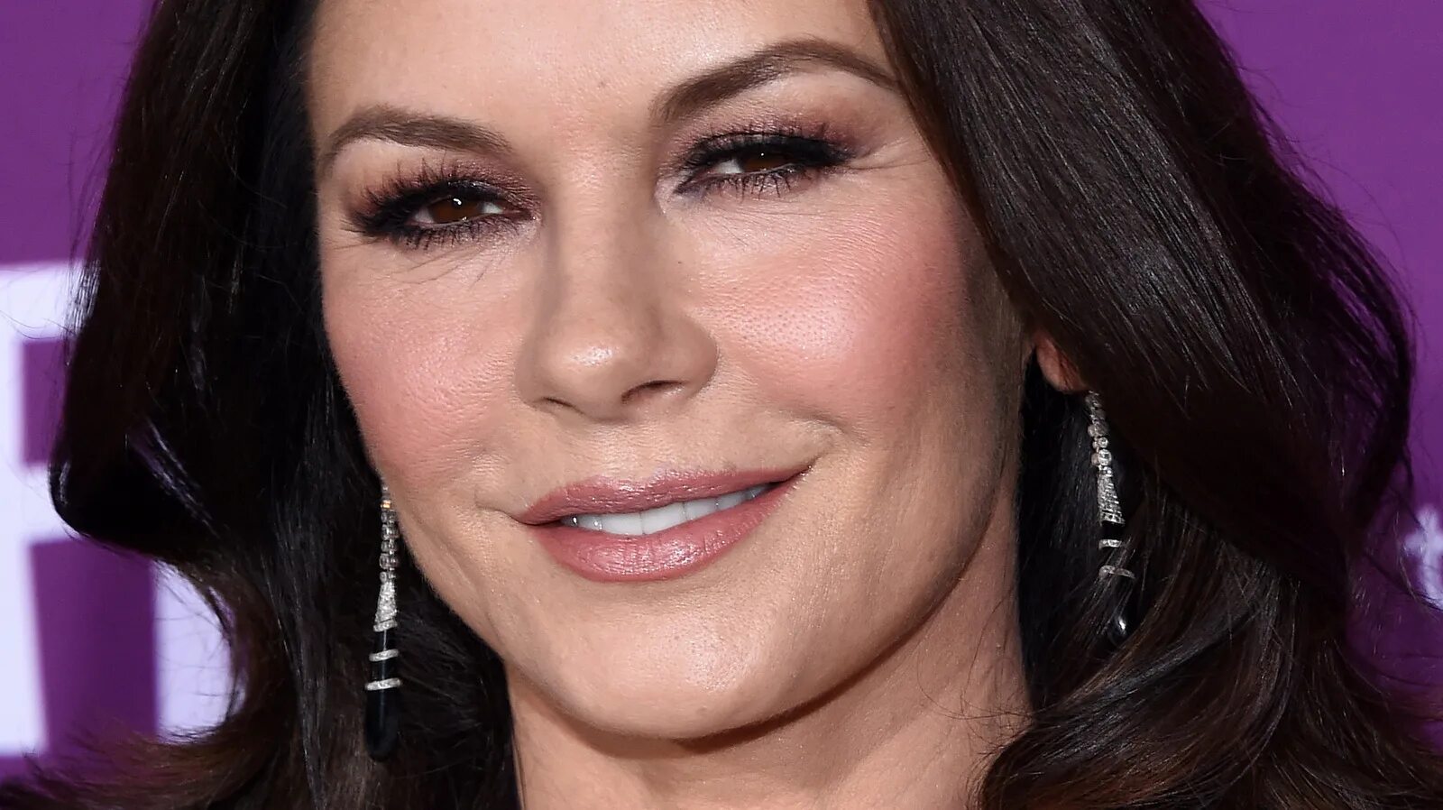 Кэтрин зета джонс фото сейчас Fans Can't Believe Their Eyes Over Catherine Zeta-Jones' Stunning New Snap