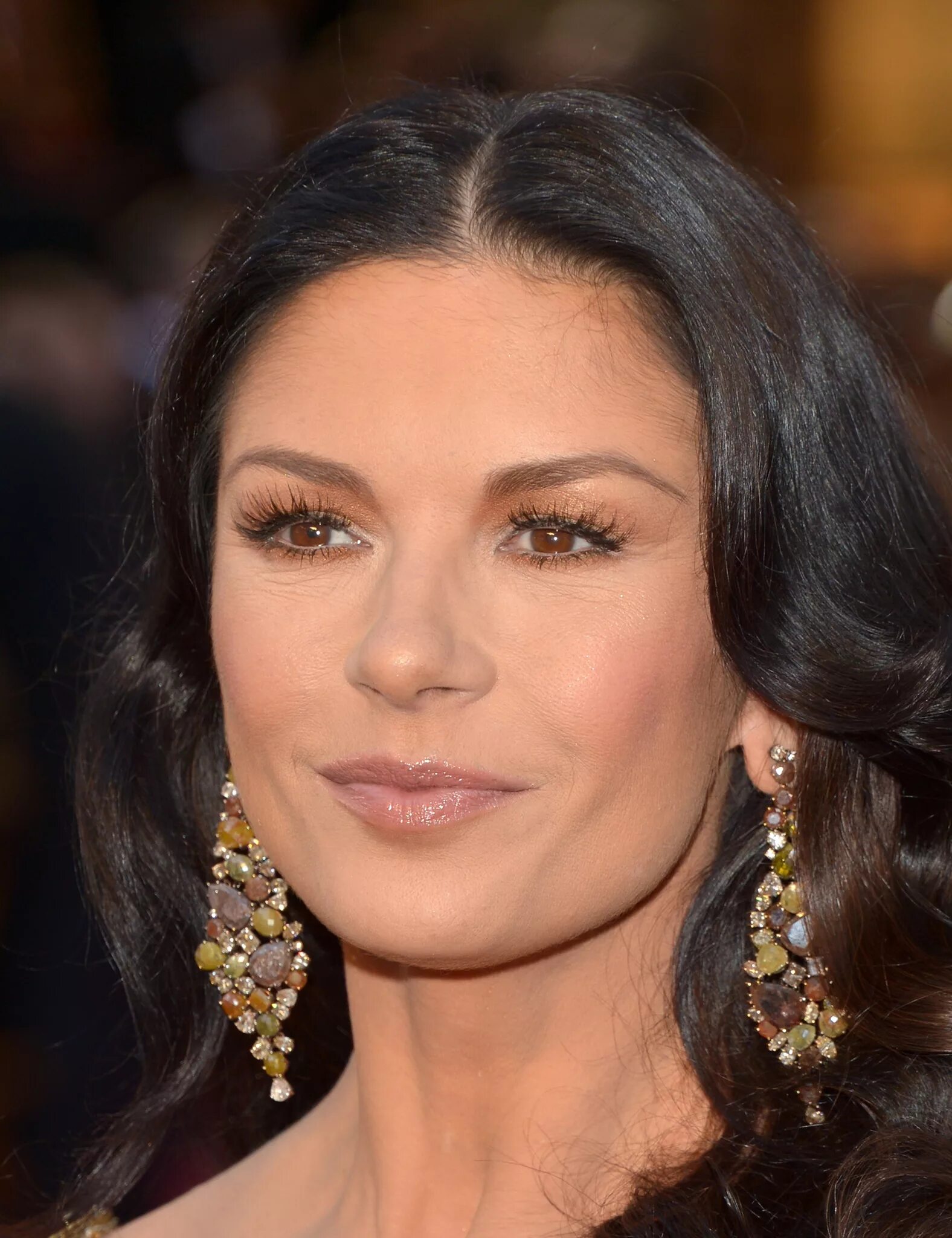 Кэтрин зета джонс сегодня фото Catherine Zeta-Jones to Star in Facebook Watch Series "Queen America" From Paul 