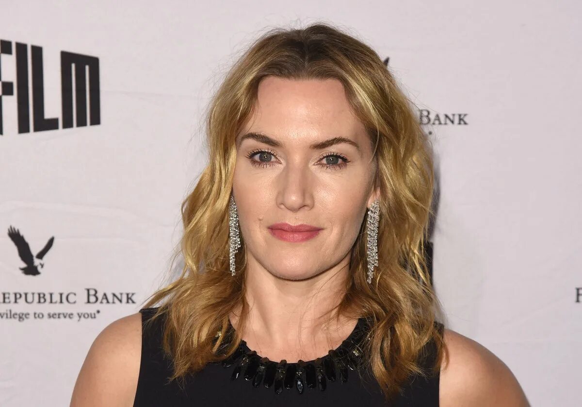 Кейт уинслет фото сейчас Kate Winslet returns to filming after falling on the set of Lee