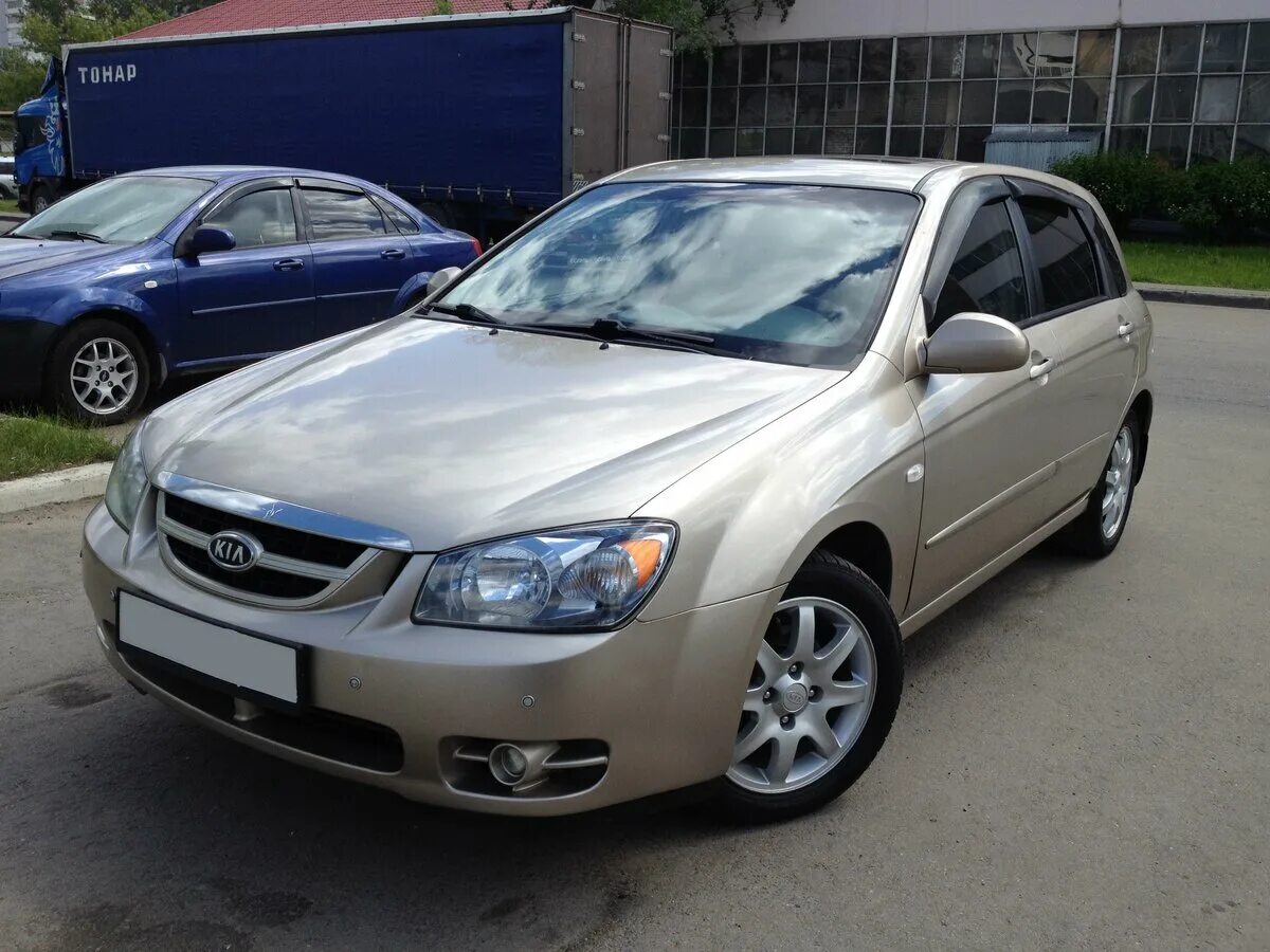 Киа 2006 года фото Купить б/у Kia Cerato I 2.0 AT (143 л.с.) бензин автомат в Москве: золотистый Ки