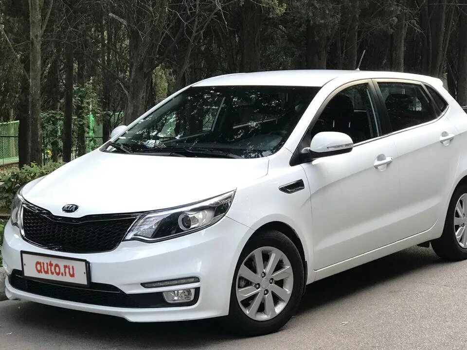 Киа 2015 фото Купить б/у Kia Rio III Рестайлинг 1.6 AT (123 л.с.) бензин автомат в Ялте: белый