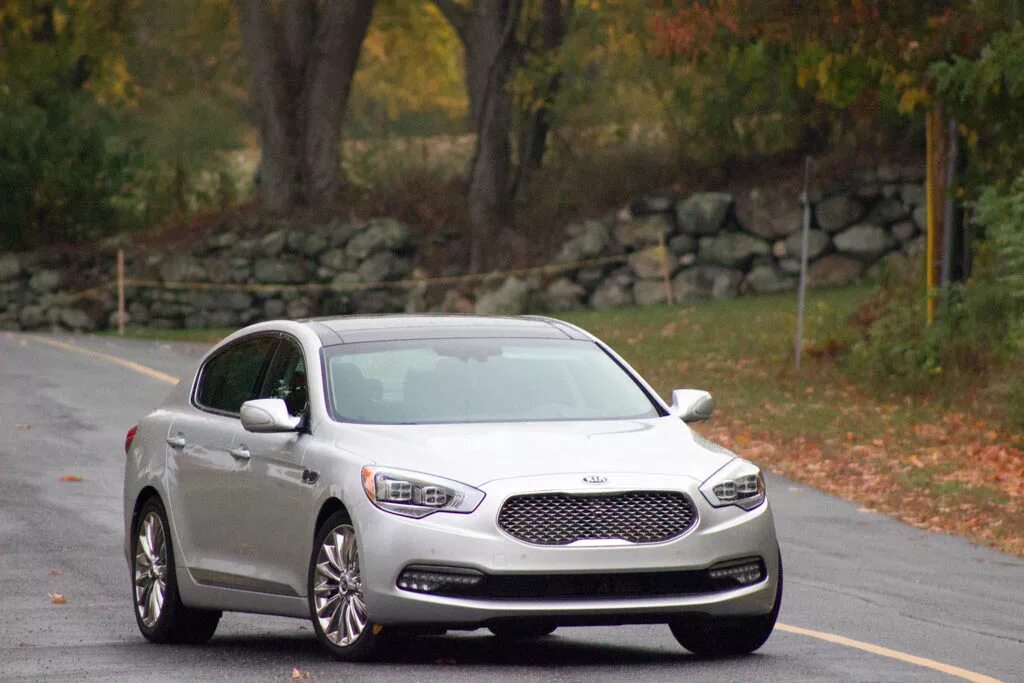 Киа 2015 года фото REVIEW: 2015 Kia K900 - Luxury Without the Price Tag - BestRide