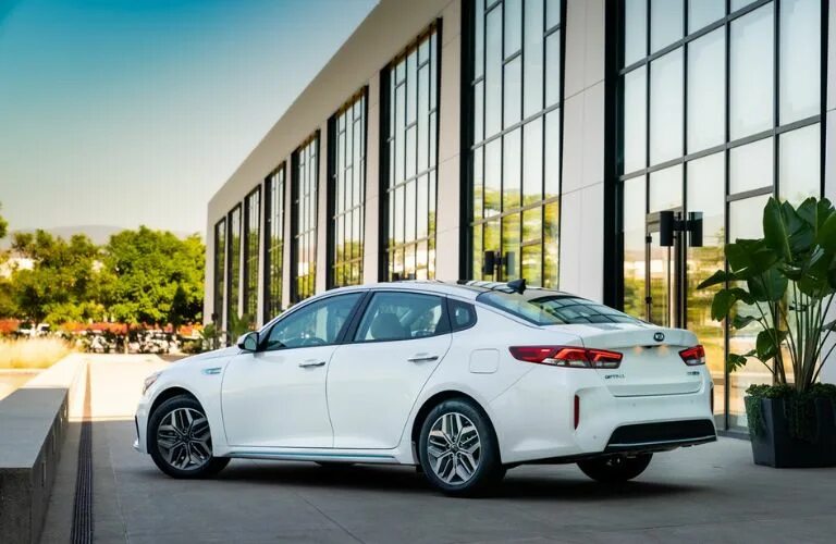 Киа 2017 новый кузов фото How Far Can You Drive Without Stopping to Refuel with the 2020 Kia Optima Hybrid