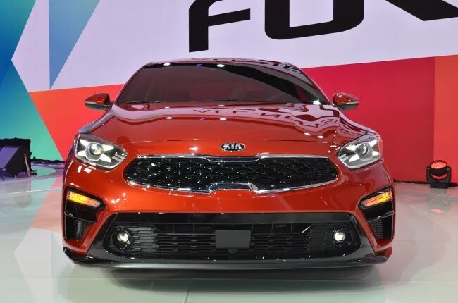 Киа 2019 фото NAIAS 2018: Kia debuts Stinger-inspired 2019 Forte sedan Autodeal