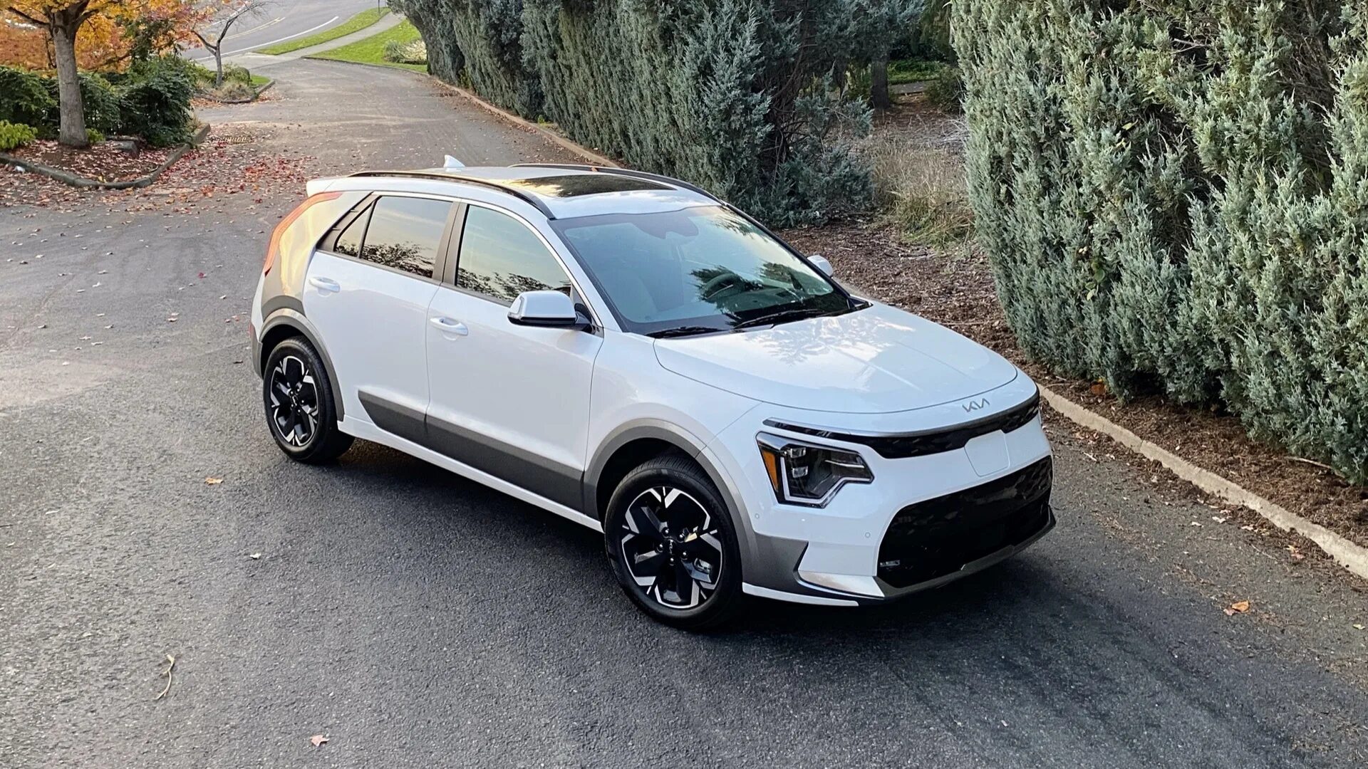 Киа 2023 фото Review: 2023 Kia Niro EV is a shakier value than it should be