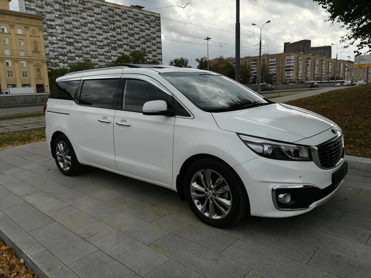 Киа 8 местная цена фото Купить б/у Kia Carnival III 2.2d AT (202 л.с.) дизель автомат в Москве: белый Ки