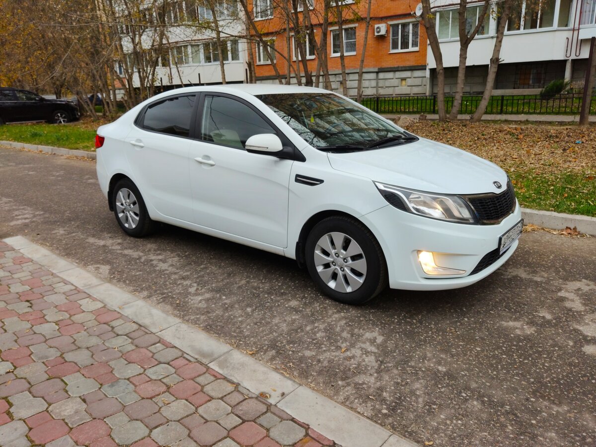 Киа белого цвета фото Купить б/у Kia Rio III 4-speed 1.6 AT (123 л.с.) бензин автомат в Москве: белый 