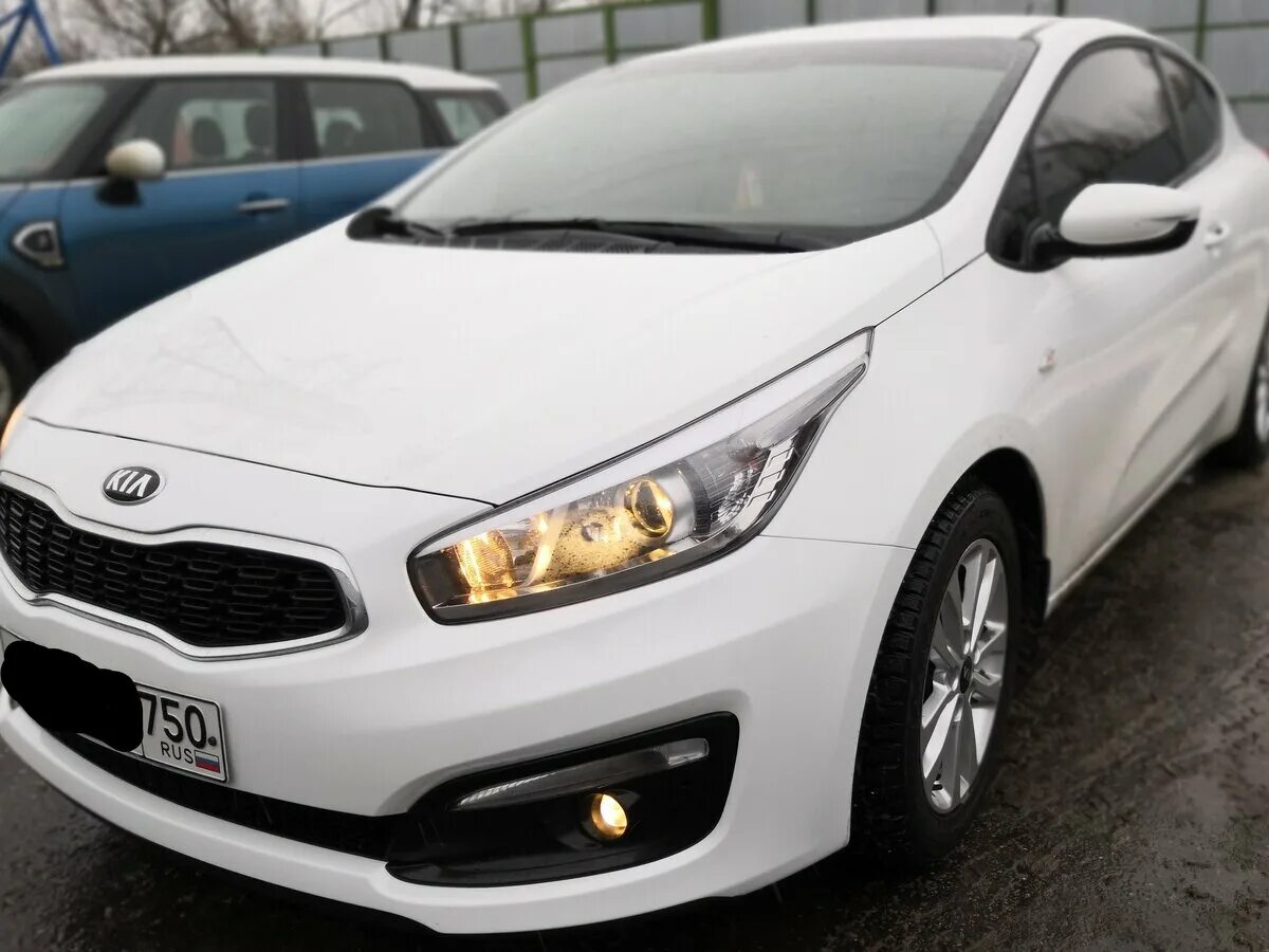 Киа белого цвета фото Купить б/у Kia Ceed II Рестайлинг 1.6 AT (130 л.с.) бензин автомат в Москве: бел