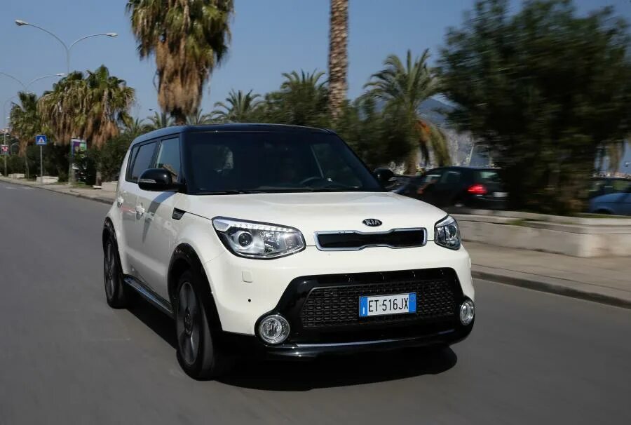 Киа джоли фото Kia Soul 2014 года выпуска для рынка Европы, без Великобритании и Ирландии. Фото