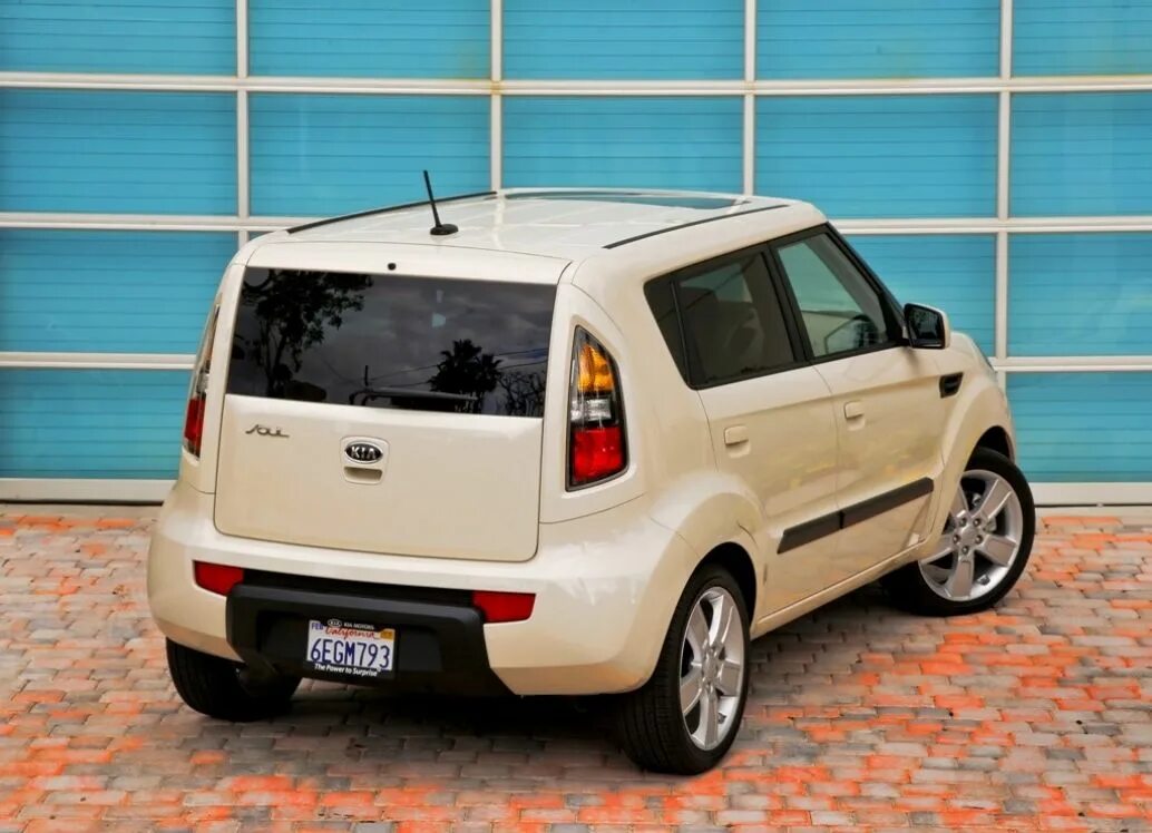 Киа джул фото Pin by Tommie Jones on Barbie Likes Kia soul, Kia, Car model