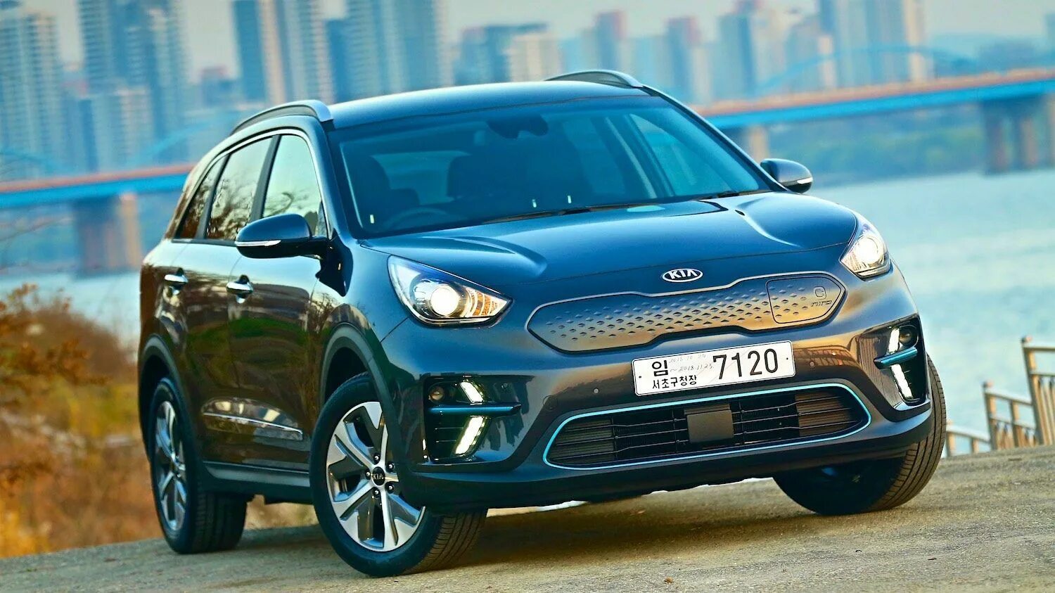 Киа е5 фото Drive.co.uk Review The Kia e-Niro Review - A New Year, a New Electric Car Kia, E