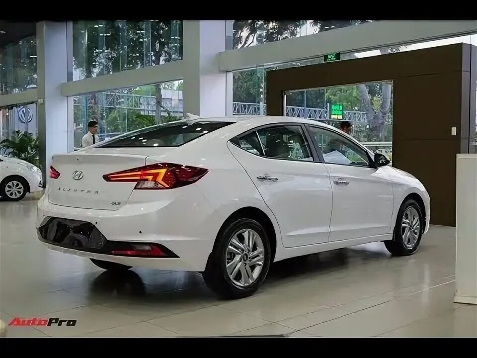 Киа элантра фото Cận cảnh Hyundai Elantra 2019 giá từ 580 triệu đồng đã về đại lý, phả hơi nóng l