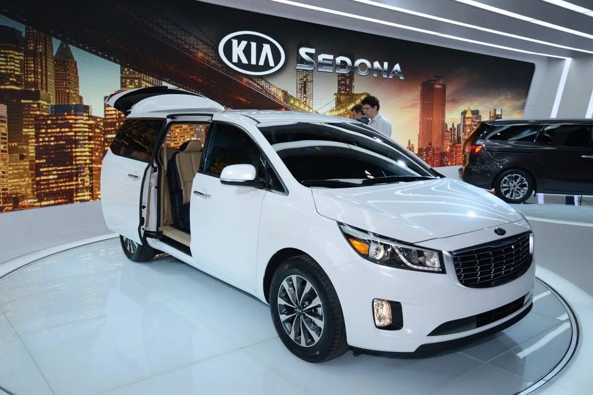 Киа encar фото 2015 Kia Sedona Looks for Big Families at the New York Auto Show Carscoops