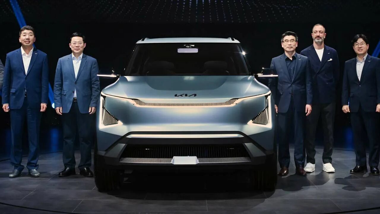 Киа ev5 фото Kia EV5 Concept shows off its swivelling seats - Autodevot