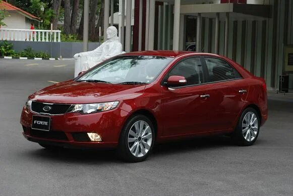 Киа форте фото Kia Forte picks up COTY award from NADAguides.com - Autoworld.com.my