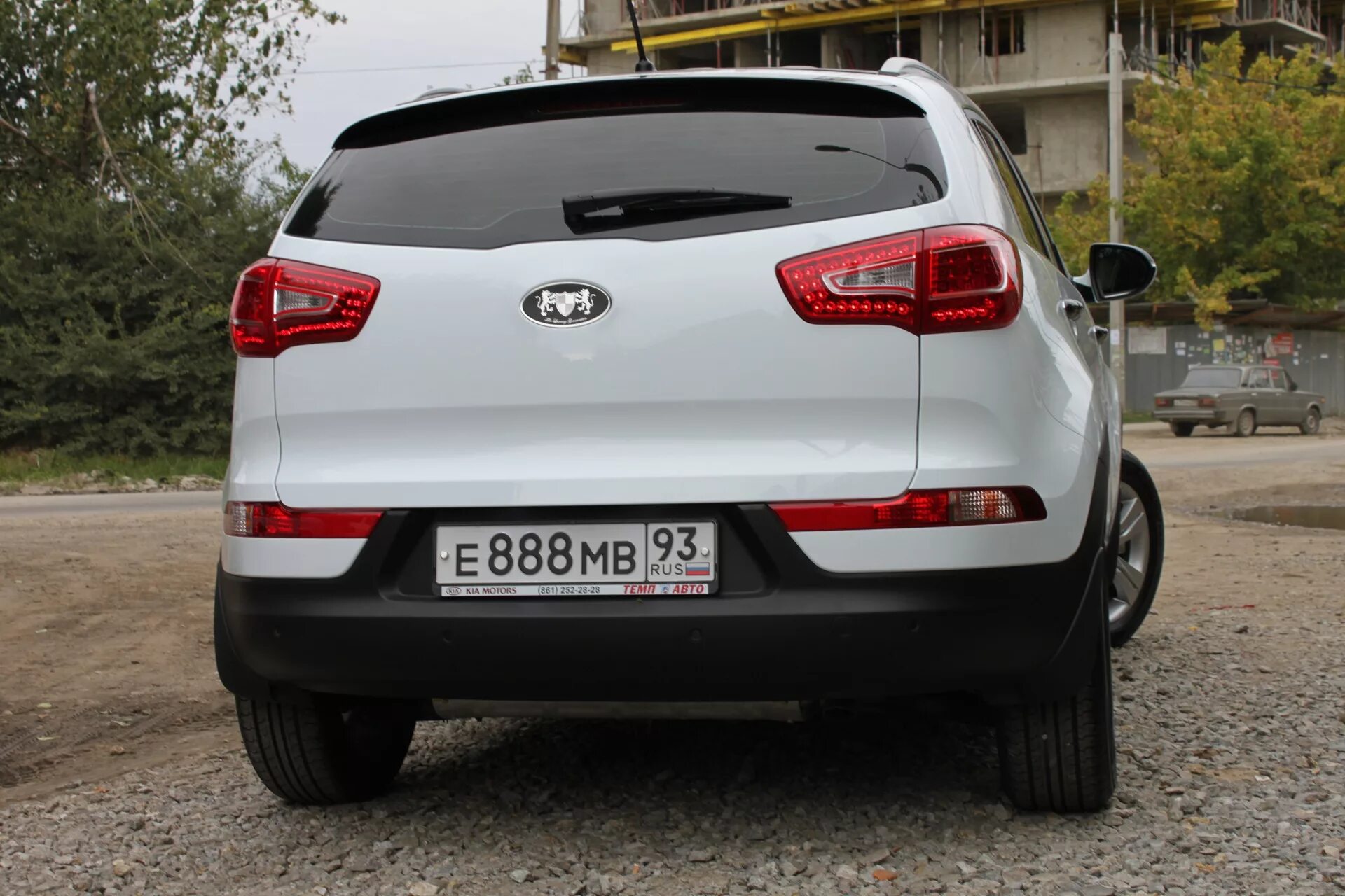 Киа фото сзади Прощай, эмблема "KIA". - KIA Sportage (3G), 2 л, 2011 года тюнинг DRIVE2