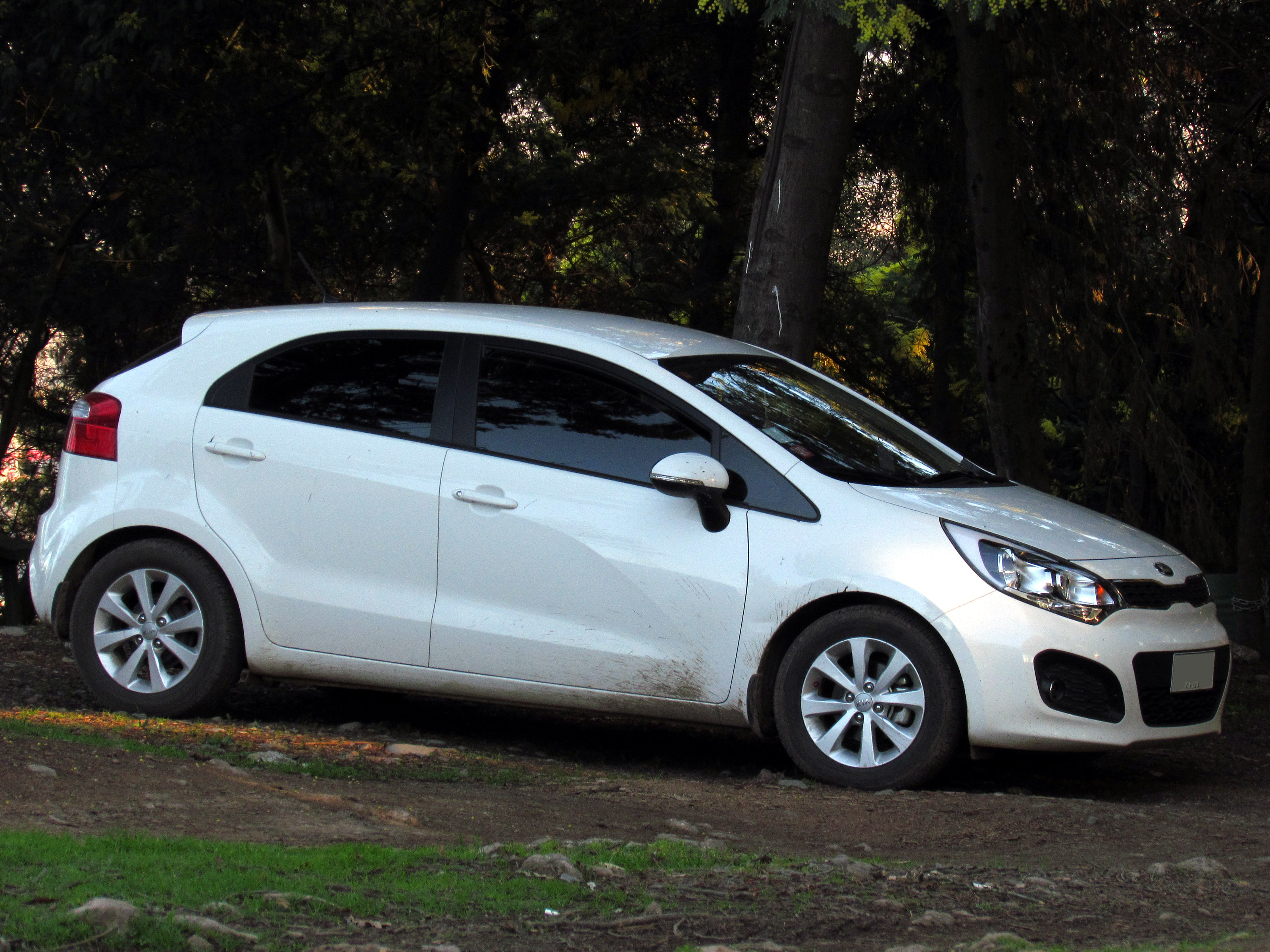 Киа хэтчбек фото File:Kia Rio5 1.4 EX 2013 (15106628428).jpg - Wikimedia Commons