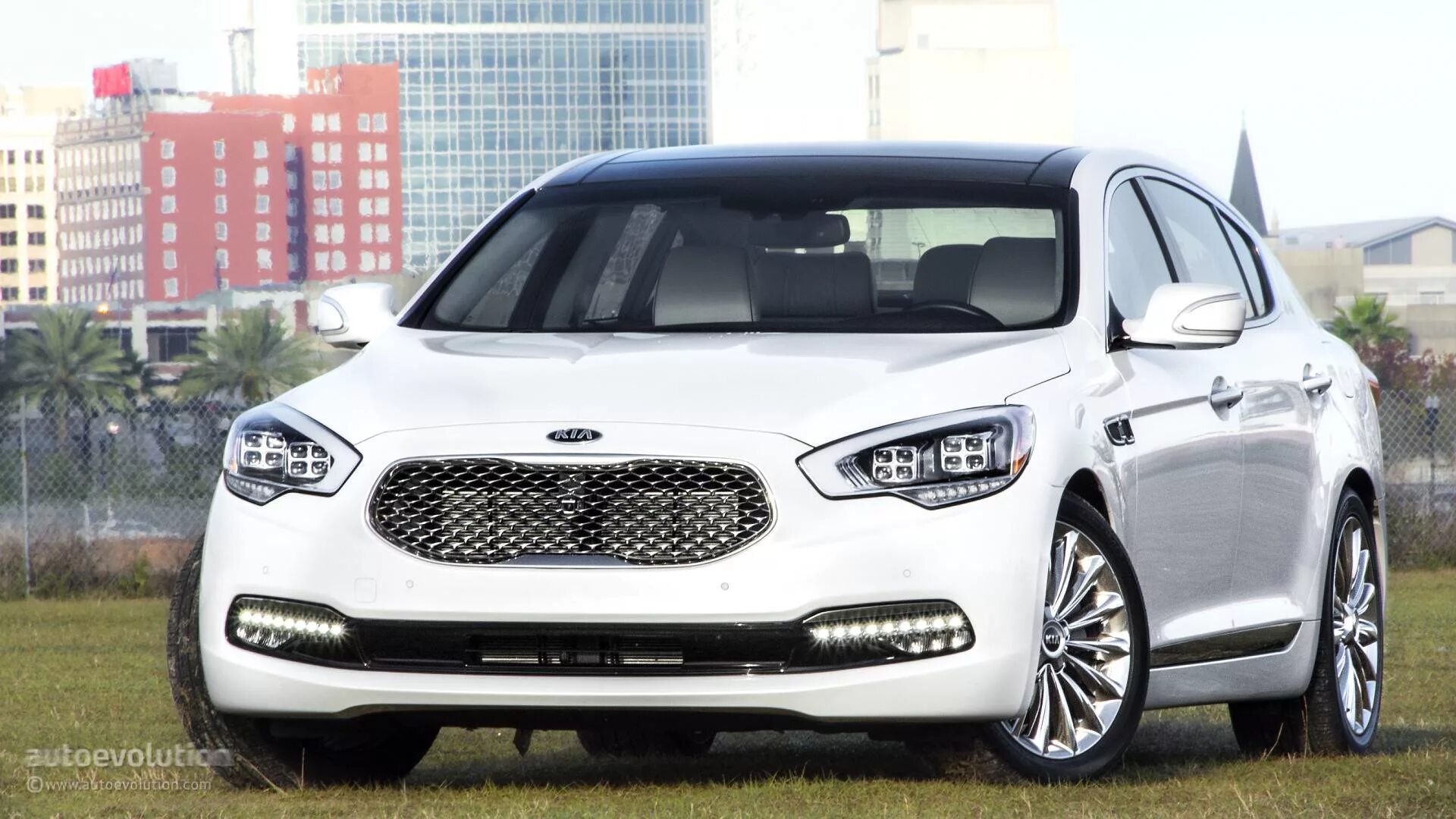 Киа к 10 фото 2015 Kia K900 Luxury - Sedan 5.0L V8 auto