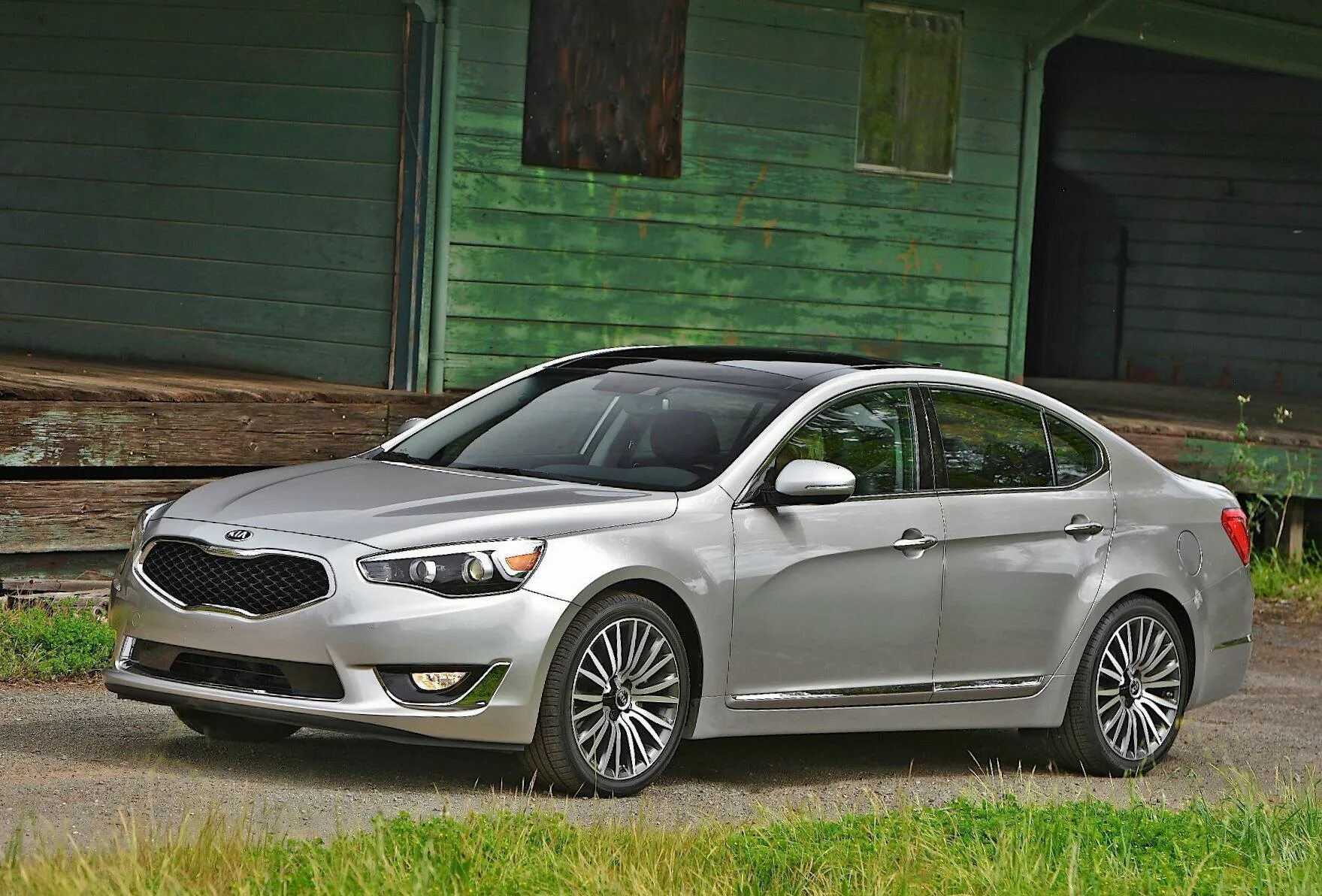 Киа каденза фото KIA Cadenza Photos and Specs. Photo: Cadenza KIA prices and 25 perfect photos of