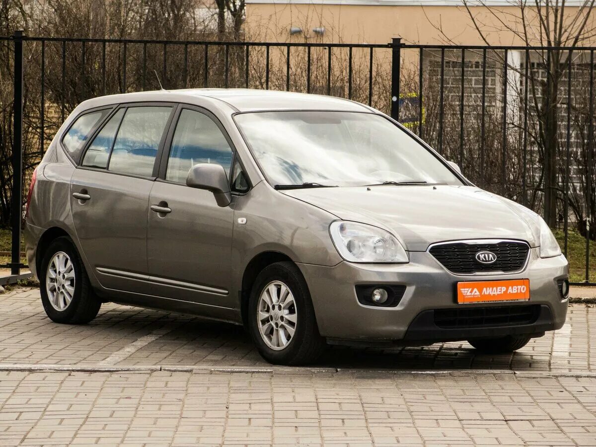 Киа каренс 2 фото Купить б/у Kia Carens II (UN) 2.0 AT (145 л.с.) бензин автомат в Санкт-Петербург