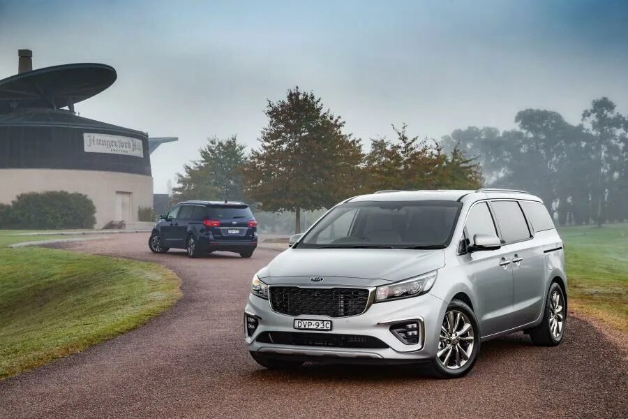 Киа карнивал 2018 фото Kia Carnival SLi 2018 года выпуска для рынка Австралии и Океании. Фото 2. VERcit