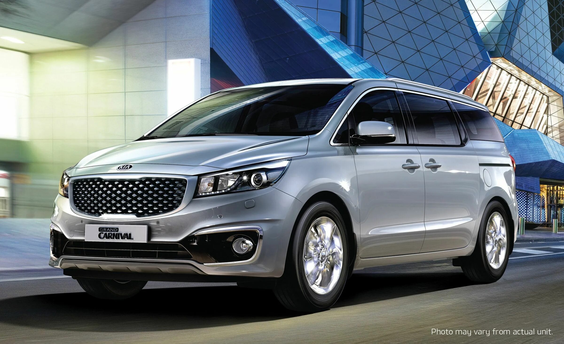 Киа карнивал 4 фото Kia PH Updates Grand Carnival, Now with Leather Option