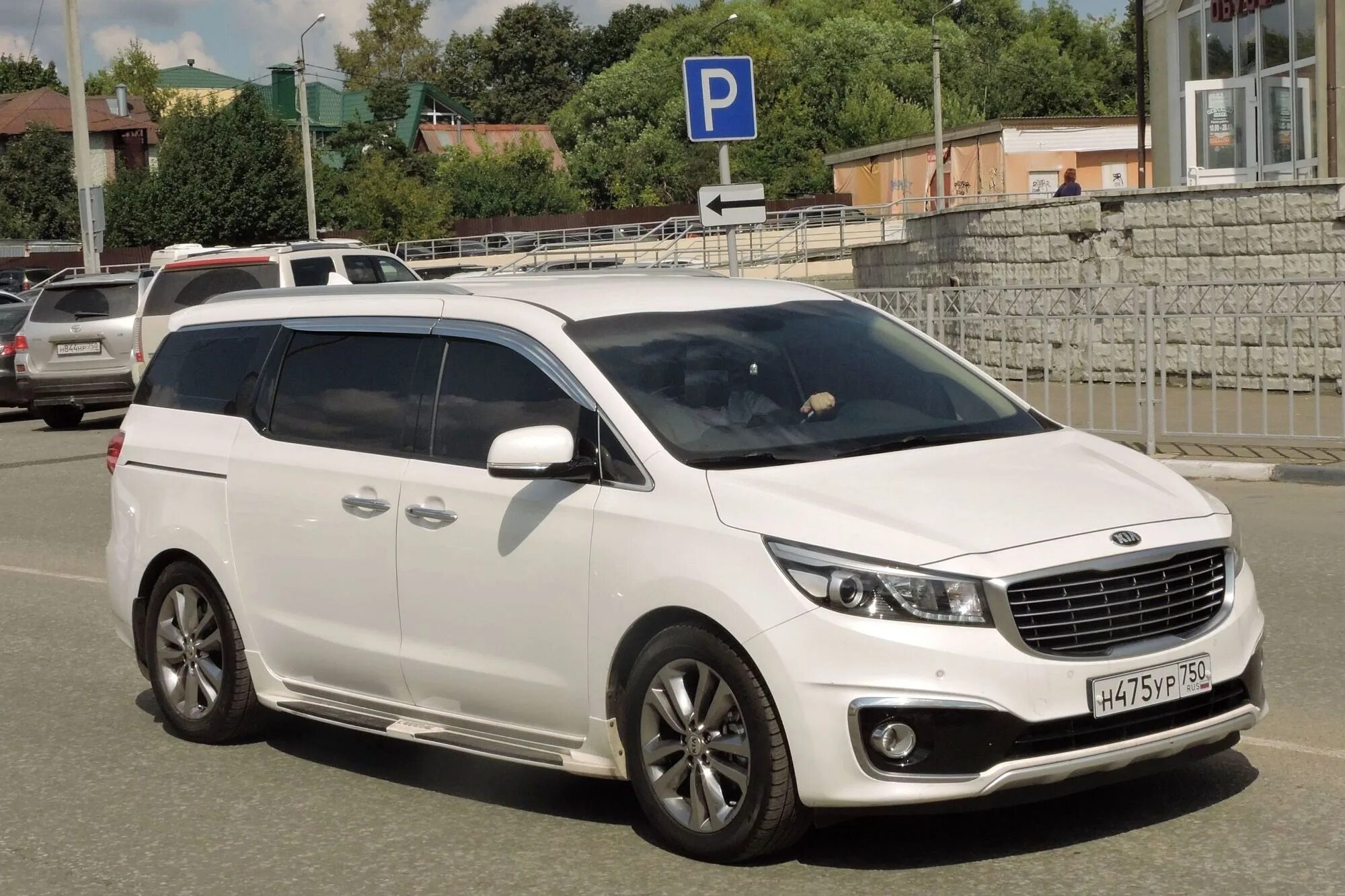 Киа карнивал фото Kia carnival uvo LkbAuto.ru