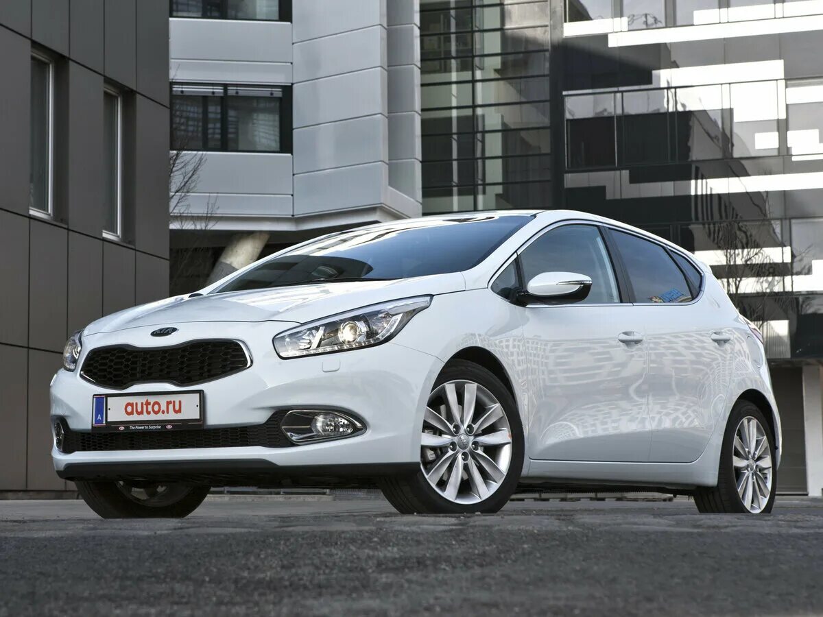 Киа кеед фото Купить б/у Kia Ceed II Рестайлинг 1.6 AT (130 л.с.) бензин автомат в Санкт-Петер