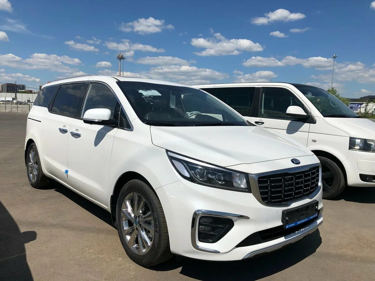 Киа корнилов фото Купить б/у Kia Carnival III 2.2d AT (202 л.с.) дизель автомат в Москве: белый Ки