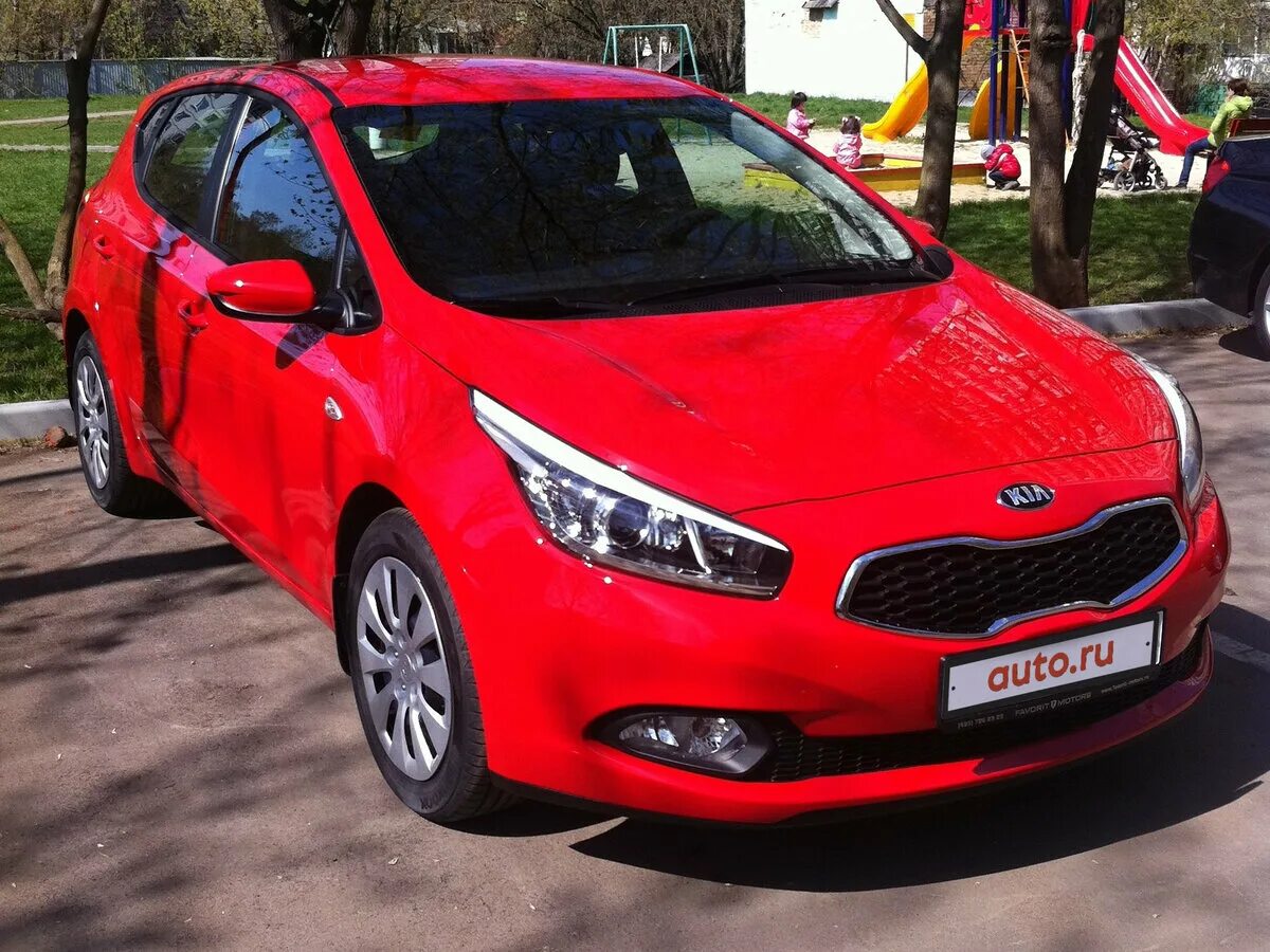 Киа красная фото Купить б/у Kia Ceed II 1.6 AT (129 л.с.) бензин автомат в Москве: красный Киа Си