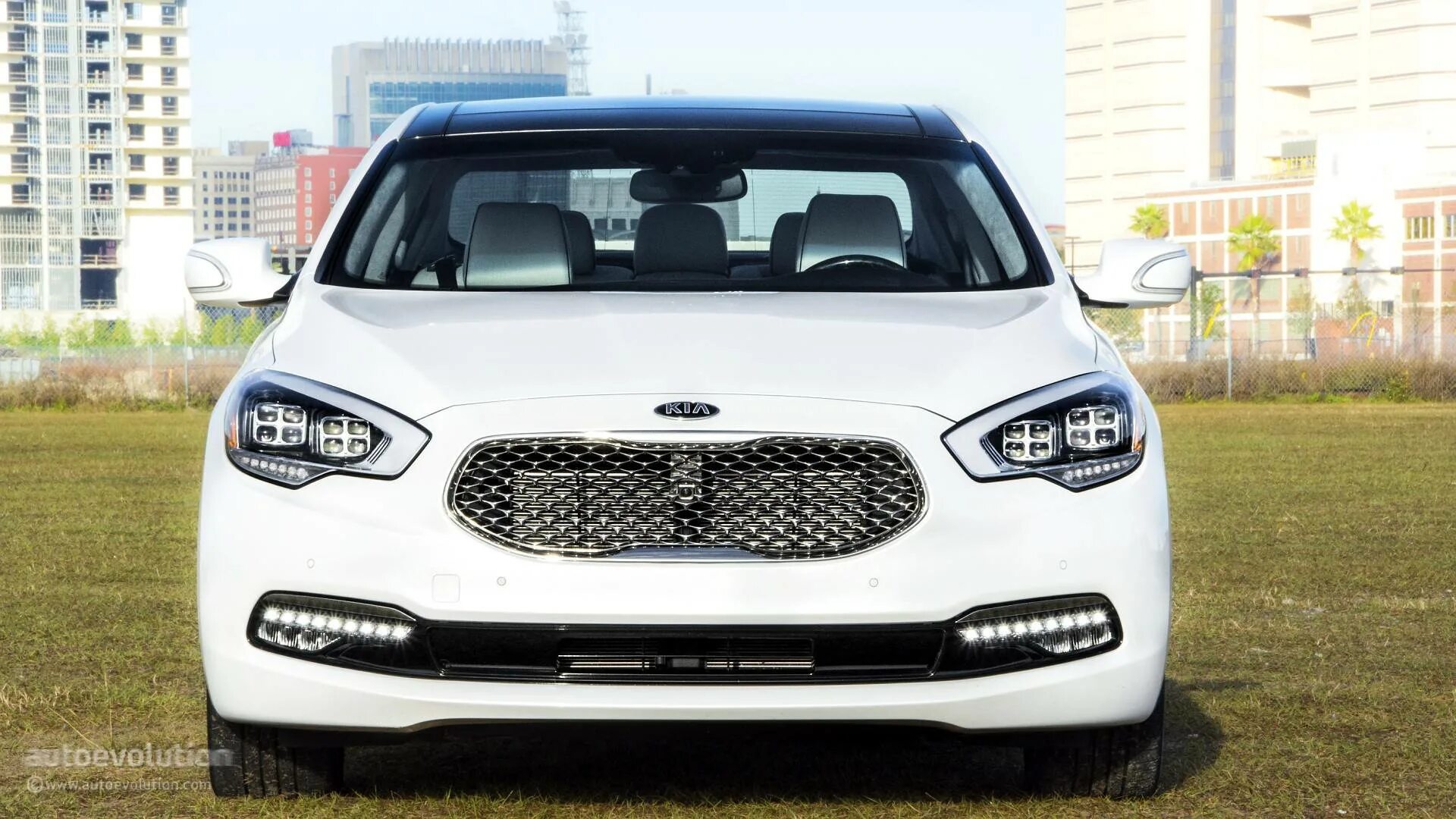 Киа ку 5 фото 2015 Kia K900 Luxury - Sedan 5.0L V8 auto