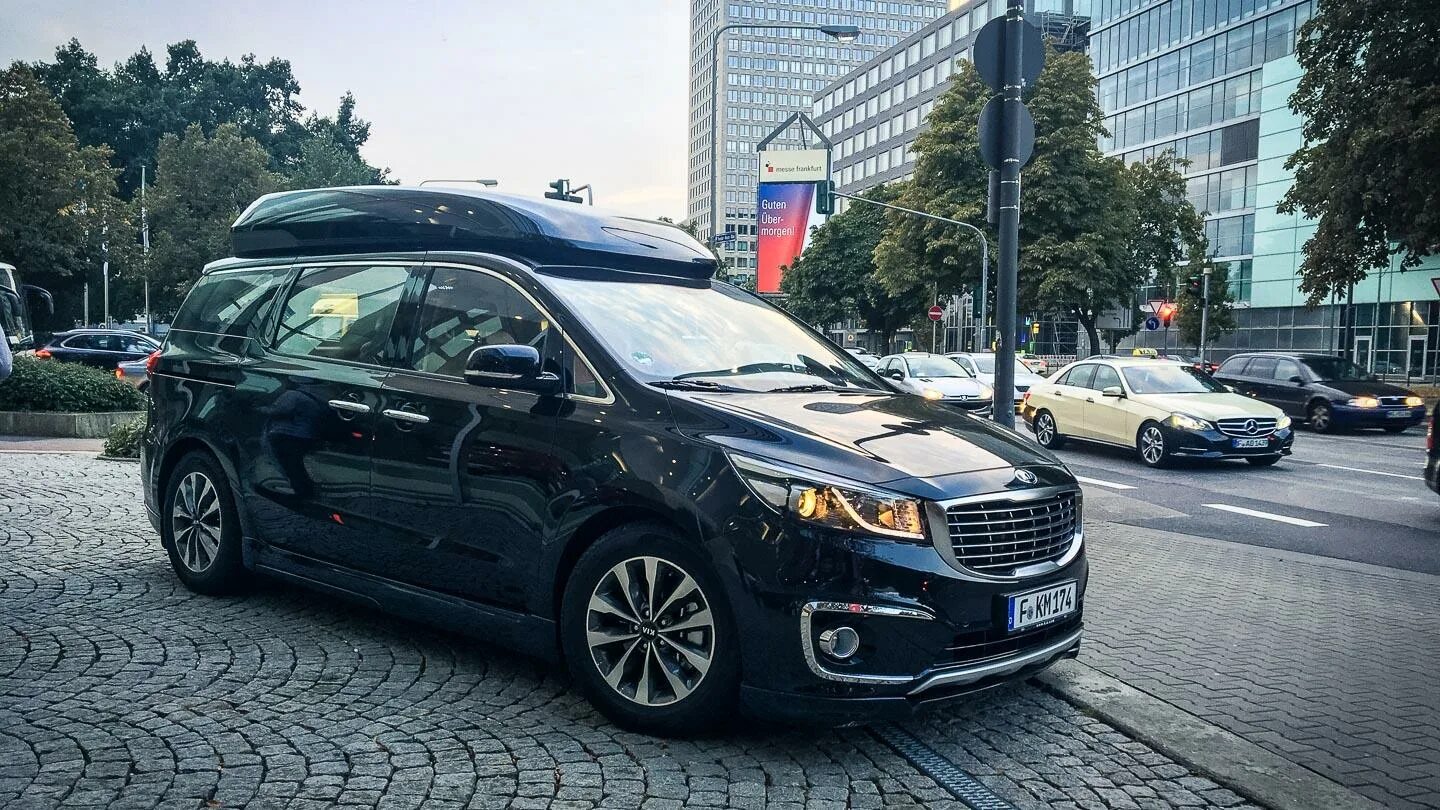 Киа лимузин фото Минивэн Kia Carnival превратили в "лимузин" - AUTOPEOPLE